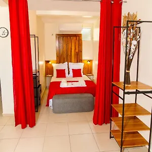  Appartement Jacuzzis Et Piscine Au Centre De Guadeloupe